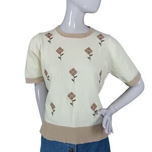 Fine Knit Blouse Size medium White Beige & Green Short Sleeve Floral Embroidery
